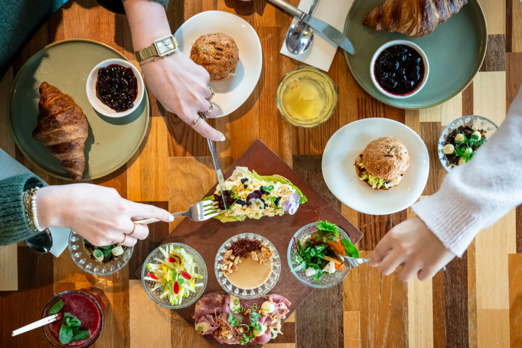 Vier de lente met onze Paasbrunch bij The Green House! - The Green House