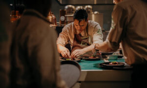 Chef-plating_met-medewerkers herfstgerechten